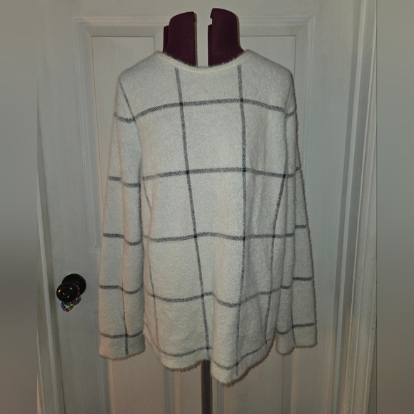 J. Jill White Chunky Plaid Cozy Women's Sweater With Detachable Scarf - Picture 3 of 7